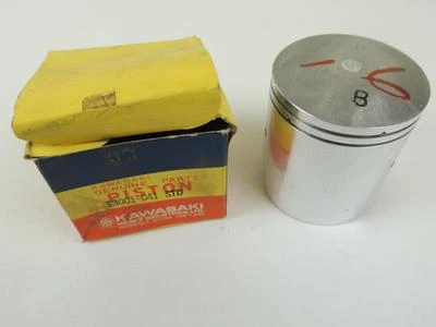 Pistón Kawasaki STD 1971 F8 W3377 13001-041 NUEVO DE STOCK Foto 1 de 4