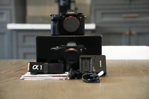 Sony α1 50MP Mirrorless Digital Camera - Black (Body Only) Mint Conditions - Picture 1 of 8