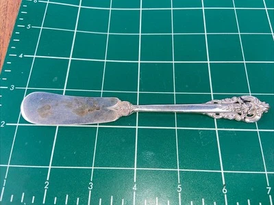 Esparcidor de mantequilla de plata esterlina Grande Baroque de Wallace mango plano 6 1/4" Foto 1 de 4