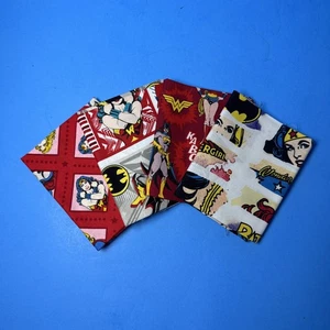 Lotto 4 trapunte coordinate tessuto Fat Quarter - DC Supergirl Batgirl, Wonder Woman - Foto 1 di 7