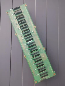 0933159-01 NetApp 14-Slots Hard Drive Backplane for DS14 mk4 - Photo 1/2