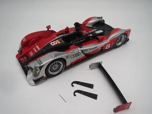 SPARK 18LM10S2 AUDI R15 TDI Le Mans "2010" (Fässler/Lotterer/Treluyer) 1:18 IMBALLO ORIGINALE! - Foto 1 di 19