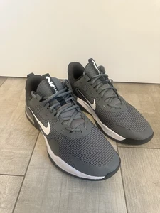 Nike Air Max Alpha Trainer 5 Herren, Gr. 44.5 / US 11 Smoke Grey/Dark Grey - Bild 1 von 9