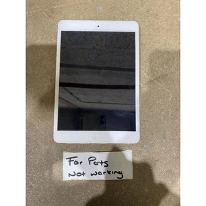 Apple iPad Mini A1432 Tablet White & Silver Wi-Fi 7.9" IPS LCD 5MP (512MB+16GB) - Picture 1 of 11