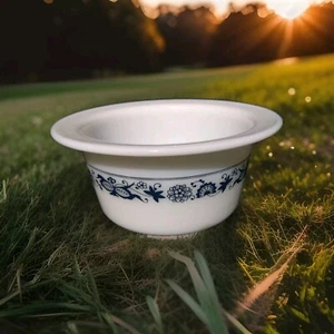 Pyrex Old Town Blue Onion 75 Milk Glass Butter Dish Round Vintage - Picture 1 of 4