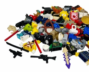 LEGO - 30 Figurenteile Kopfbedeckungen Zubehör Minifiguren Männchen Konvolut Mix - Bild 1 von 3