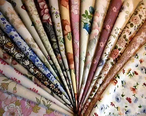 material scraps/offcuts/remnants - 20 different floral designs - Picture 1 of 1