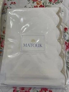 Matouk USA New 2pc Standard Cases Dakota 520TC Percale Champagne - Picture 1 of 2