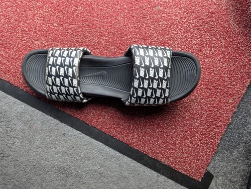 Slide uomo Nike Victori One stampa all over nero bianco scegli taglia 7 slide on