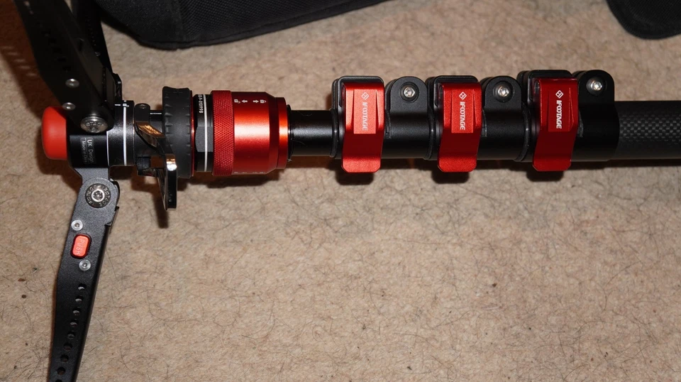 iFootage Cobra 2 C180F-P Carbon Fiber Monopod and bag - Image 1 of 4