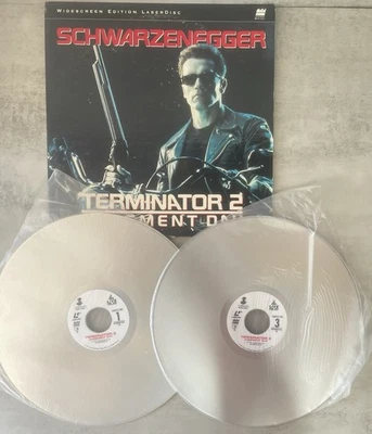 Terminator 2: Judgement Day (Laserdisc, Gatefold) Live Home Video LD68952-2 - Image 1 of 4