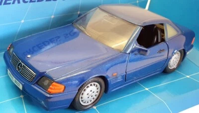 Corgi 1/24 Scale Model Car 94615 - Mercedes Benz - Blue - Image 1 of 4