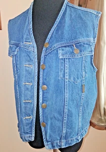 VTG DILLARD'S DRY GOODS 100% Cotton DENIM Button-Up Blue VEST Medium US Made - Picture 1 of 10