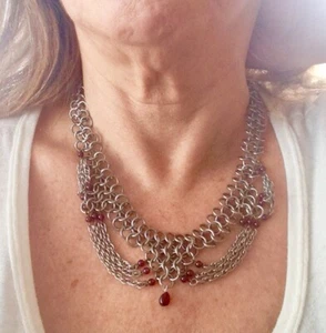 Kettenhemd Halskette Granat - Handarbeit Karynjamiedesigns - Bild 1 von 6
