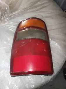 LUZ TRASERA IZQUIERDA CONDUCTOR SE ADAPTA 00-03 SUBURBAN 1500 L120294 - Imagen 1 de 12