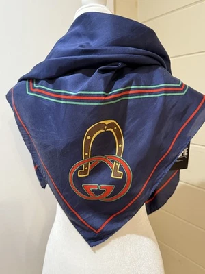 GUCCI Vintage Herradura Ecuestre Seda Bufanda Rojo Verde Rayas 34X34in Italia Foto 1 de 4