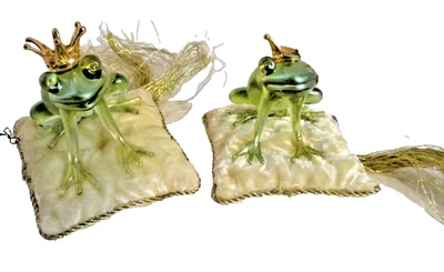 Lote de 2 ranas príncipe verde vintage con corona en almohada con borla (SKU# 2647) Foto 1 de 4