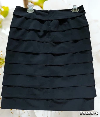 Falda lápiz recta Larry Levine para mujer talla 8 negra elástica con volantes Foto 1 de 4