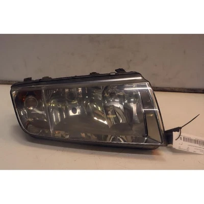 PROIETTORE DX PER SKODA FABIA (00-07) 1.4 8V (44KW) BER. 5P/B/1397CC. 2000 - Immagine 1 di 4