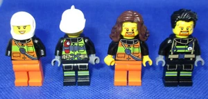 Lego Mini Figures Lot of 4 - Firemen, Firewomen, Firefighters City - READ - Picture 1 of 4