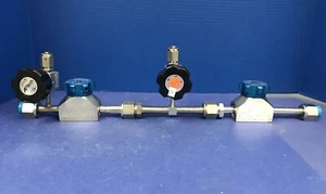 Ventil Gas Stick Assy mit (2) 935 Veriflo Ventilen und (2) Aptech AP3600SM Ventilen - Bild 1 von 9