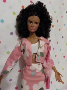 NEUE wunderschöne GELENK-SUPERMODEL-Puppe 12 Zoll AfricAmerican, rosa Outfit, Nylons, Stiefel - Bild 1 von 5
