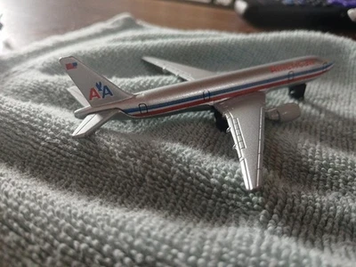 Matchbox Sky Busters United Airlines 1973 DC-10 SB13 Foto 1 de 3