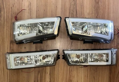 Headlight Assembly Compatible with 2003-2006 Silverado 1500/2500 HD/3500, OEM - Image 1 of 4