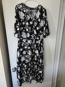 Abito Lane Bryant Cross Over bianco e nero con volant 18/20 SPEDIZIONE GRATUITA - Foto 1 di 6