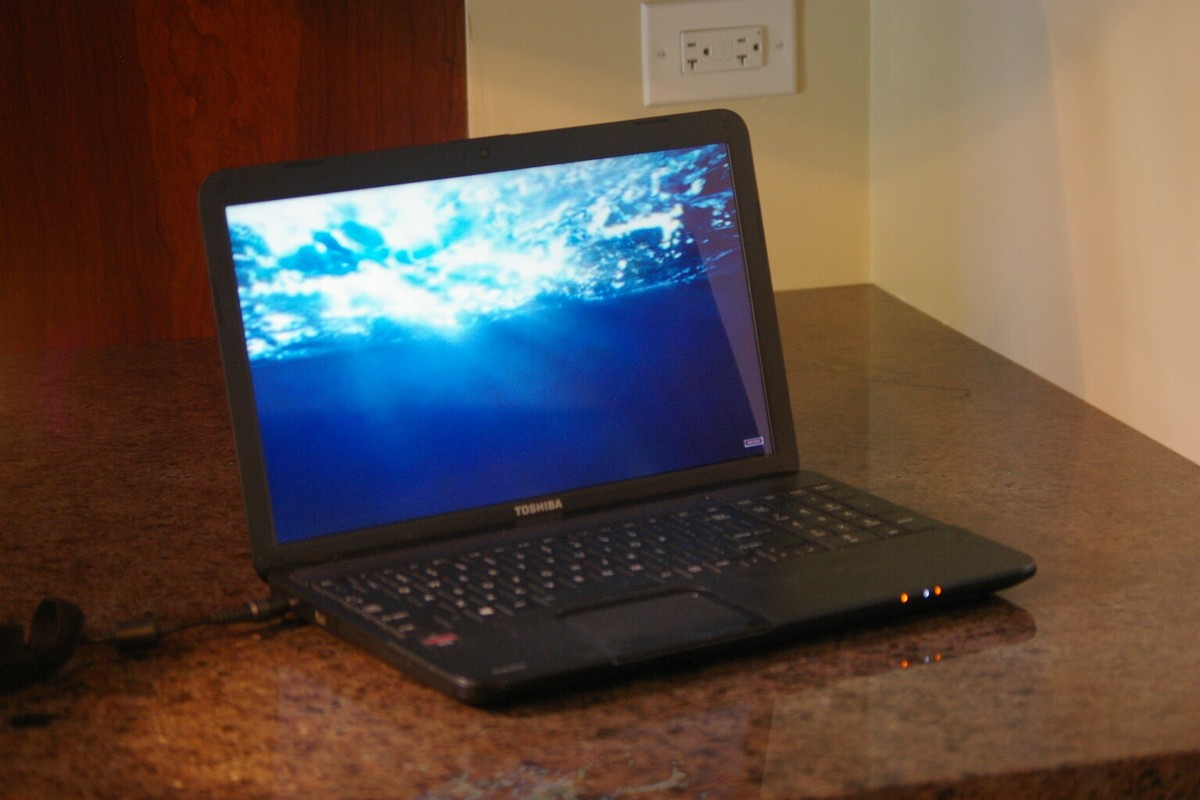 Toshiba 4 GB RAM PC 250-499 GB Hard Drive Capacity Laptops