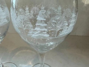 Libbey Arby's Winter Frosted Trees XMAS 2 Wine Goblets AND 2 Water Goblets  - Imagen 1 de 3