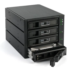 B-WARE - FANTEC BP-T3141 - SAS + SATA Backplane für 4× 3,5"/2,5" HDD/SSD - Bild 1 von 6