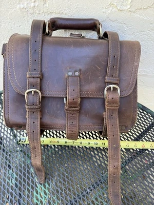 马鞍背皮革公文包 早期设计 带麂皮绒衬里 — 第 1/4 张图片