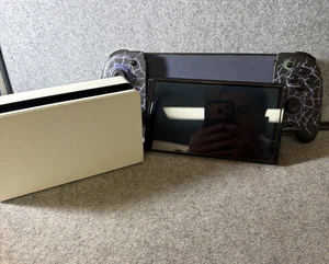 Nintendo Switch OLED HEG-001 64GB Console Videogioco con Controller Mostrato - Foto 1 di 5