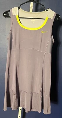 Nike Dri Fit Mujer Tenis Gris/Verde Vestido Talla Grande Hada, Muñeca Bebé Años 90’s Foto 1 de 4