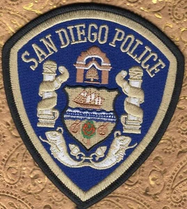 Parche de hombro de la policía de San Diego California - Columna dorada - Espalda blanca - VR. #1 - Imagen 1 de 2