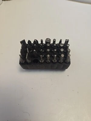 Standard Tip Bit Set, 32-Piece Klein Tools 32526 - Image 1 of 4