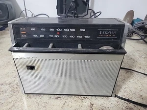 Vintage Zenith RC74RI solid state radio AM FM Foldable*Works* - Picture 1 of 8