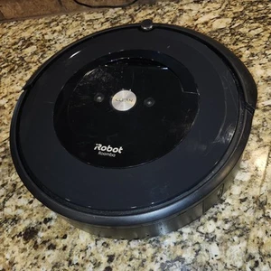 iRobot Roomba E5 Robot Vacuum – Works Great! Great Battery No Charger - Picture 1 of 9