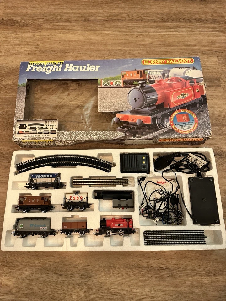 Hornby R.851 Freight Hauler Train Set - Image 1 of 4
