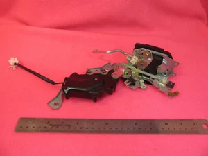 NEW OEM 1989-98 GEO Tracker Suzuki Sidekick Sport RIGHT REAR Door Latch Actuator - Picture 1 of 10