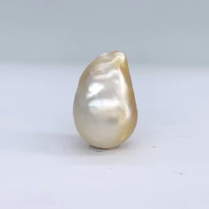 South Sea Pearl Golden 17.95mm x 11.7mm, 3.05gr - Picture 1 of 10