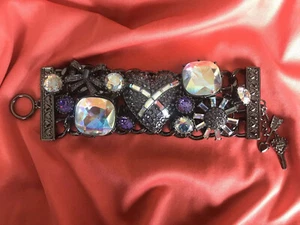 Betsey Johnson Violet Lavender Purple Crystal AB Cross My Heart Bow Bracelet - Picture 1 of 6