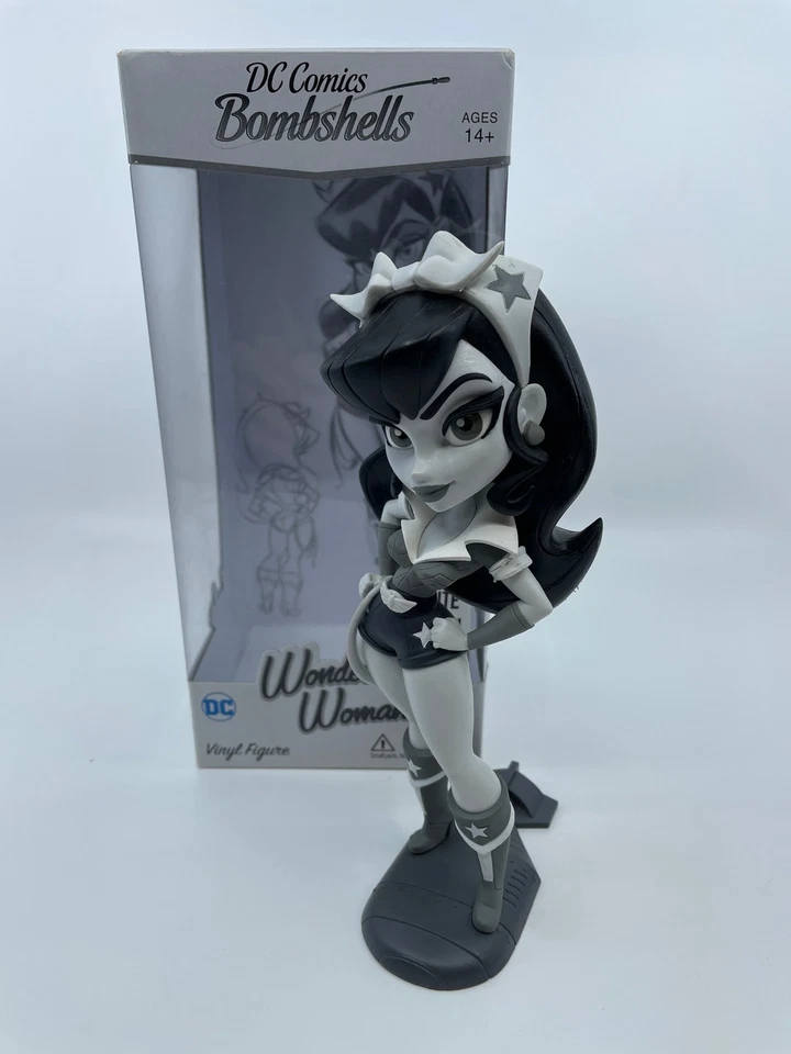 DC Comics Bombshells Wonder Woman Edición Boceto Blanco y Negro Foto 1 de 4