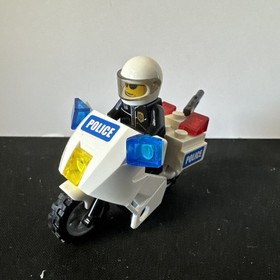 LEGO 7235 City Police Motorcycle with Minfig