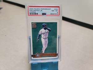 2000 PACIFIC PARAMOUNT COPPER PARALLEL KEN GRIFFEY JR. #220 PSA 8 T8578