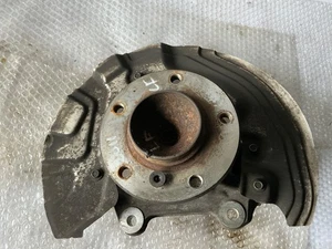 Conjunto de nudillo de dirección y buje de rueda L/F conductor delantero BMW 335i 443p 2011 - Imagen 1 de 4