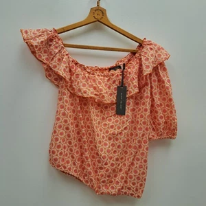 Mint Velvet Size M NWT RRP £79 Jemima Print One Shoulder Top - Picture 1 of 7