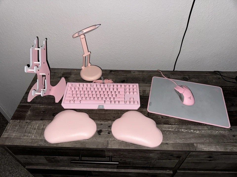 Paquete de Juegos Razer Cuarzo Rosa | Teclado y Ratón + Accesorios Gratis Foto 1 de 3