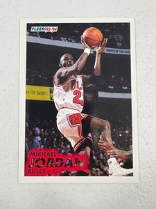 1993-94 Fleer MICHAEL JORDAN #28 Base Card Chicago Bulls HOF - Picture 1 of 2